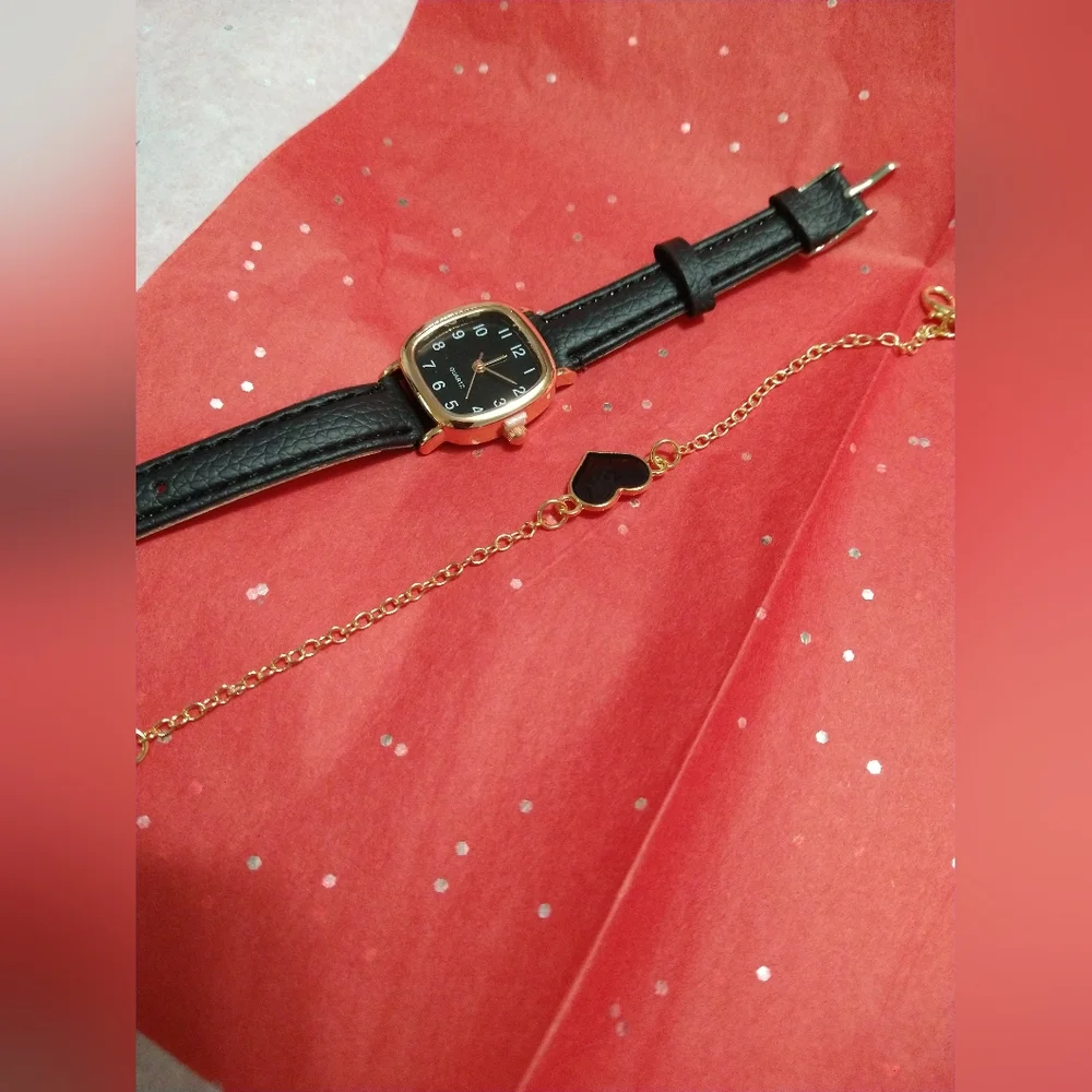 #19 Women's Quartz Watch & Heart Bracelet Gift Set - Picture 11 of 11